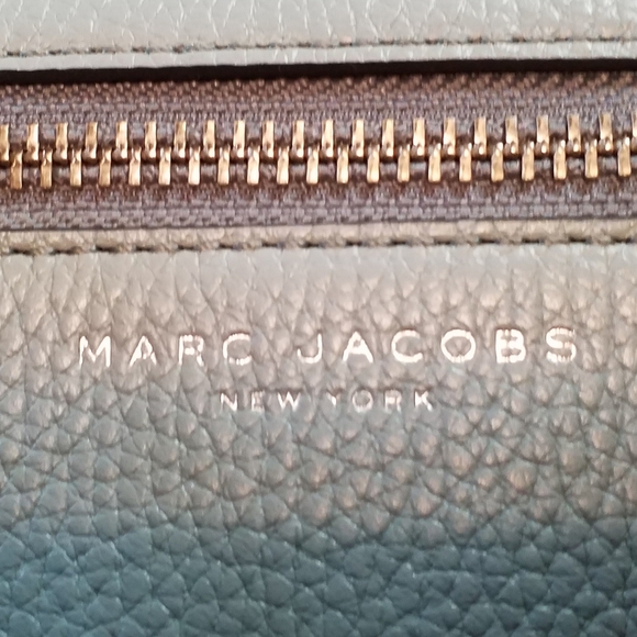 Marc Jacobs Blue Crossbody Bag with Modern Design - Picture 6 of 10